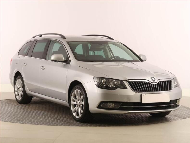 Škoda Superb - hlavní foto