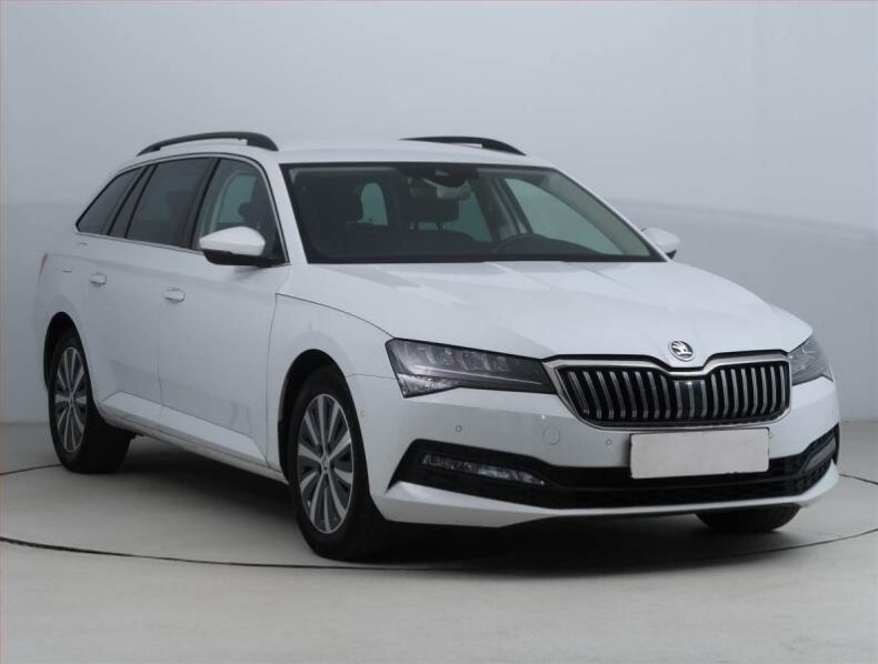 Škoda Superb - hlavní foto