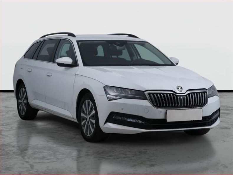 Škoda Superb - hlavní foto
