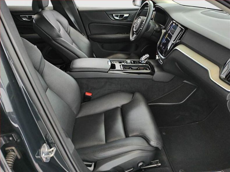 Volvo V60 - hlavní fotka