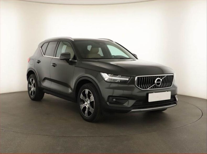 Volvo XC40 - hlavní foto