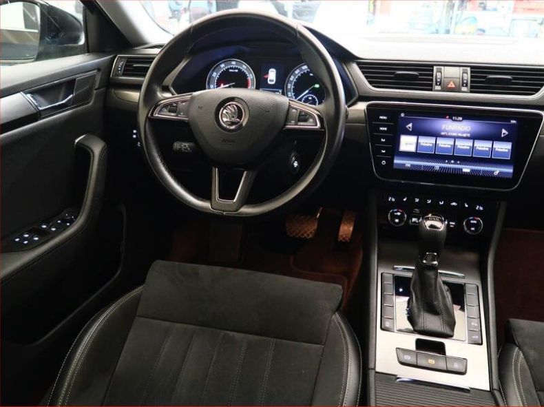 Škoda Superb - hlavní foto