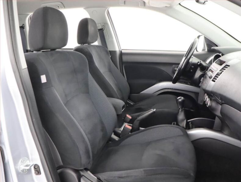 Mitsubishi Outlander - hlavní fotka