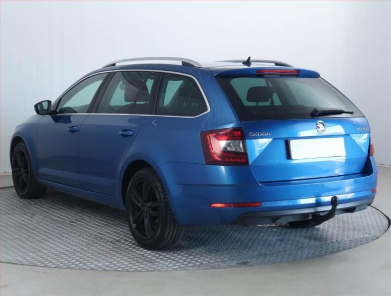 Škoda Octavia - hlavní fotka