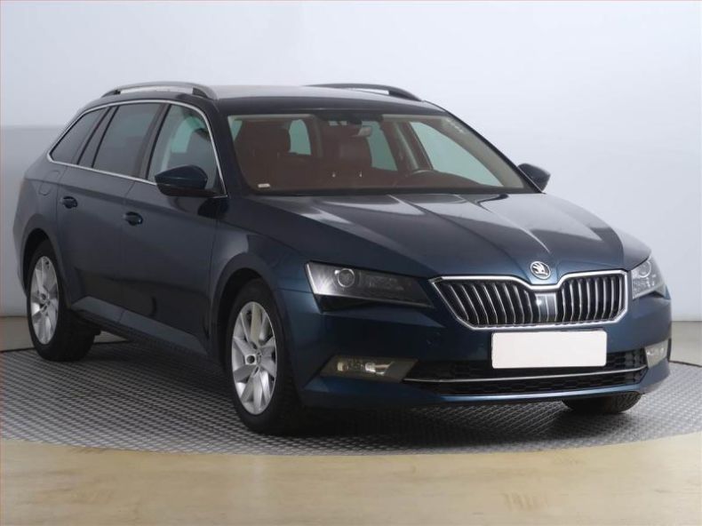 Škoda Superb - hlavní foto