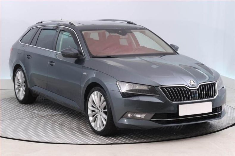 Škoda Superb - hlavní foto