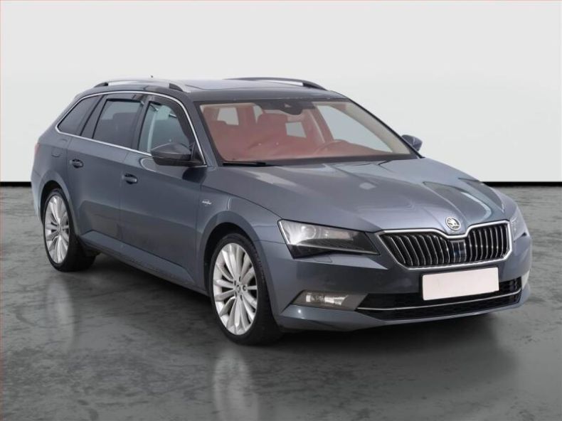 Škoda Superb - hlavní foto