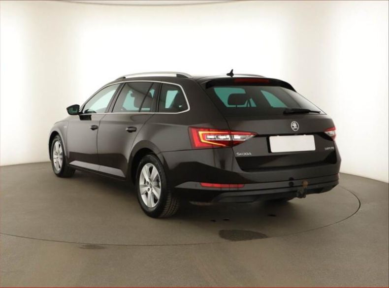 Škoda Superb - hlavní fotka