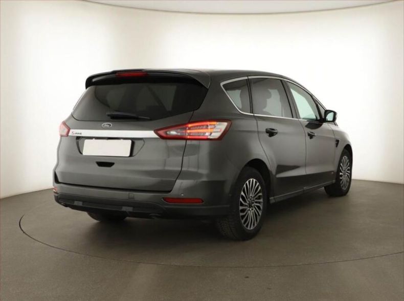 Ford S-MAX - hlavní fotka