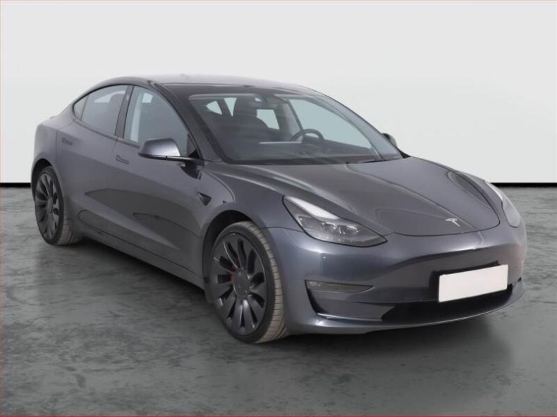 Tesla Model 3 - hlavní foto