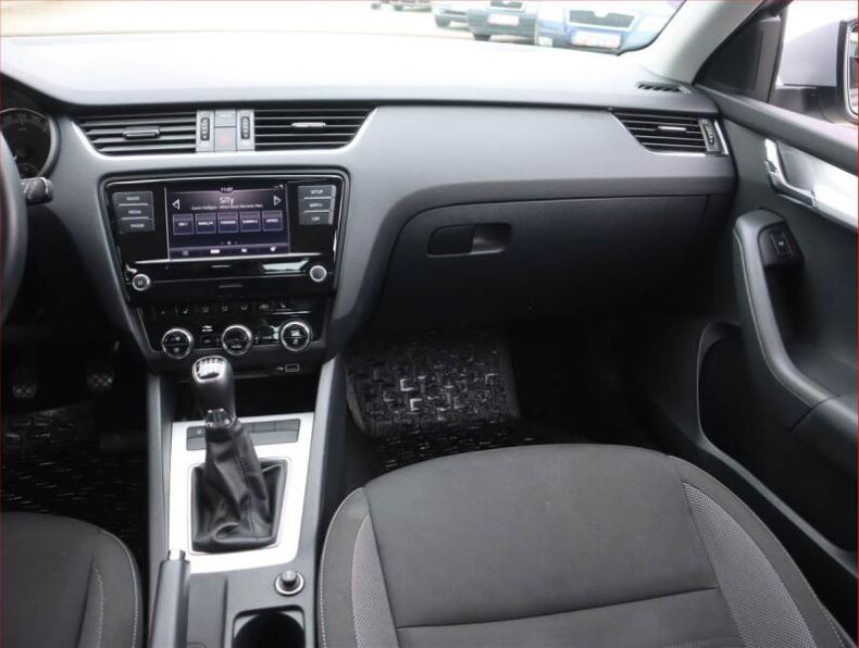 Škoda Octavia - hlavní fotka