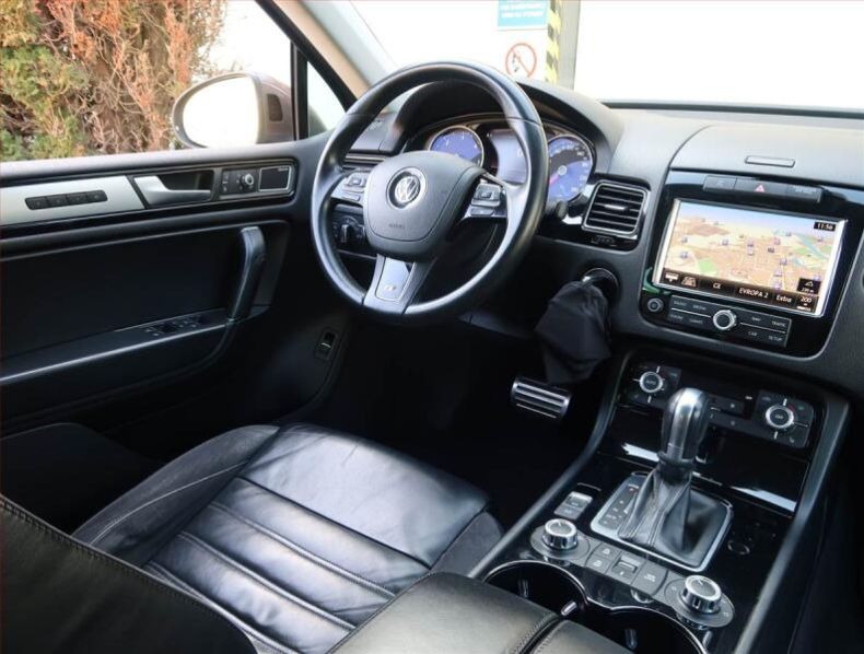 Volkswagen Touareg - hlavní fotka