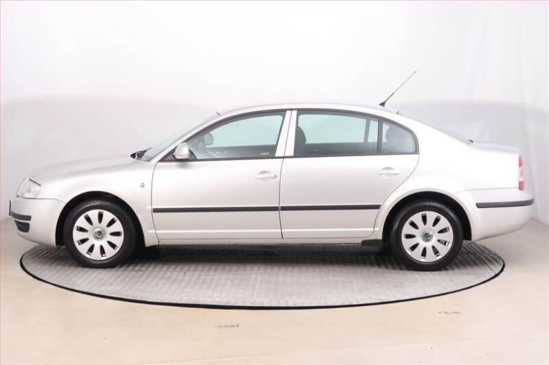 Škoda Superb - hlavní fotka