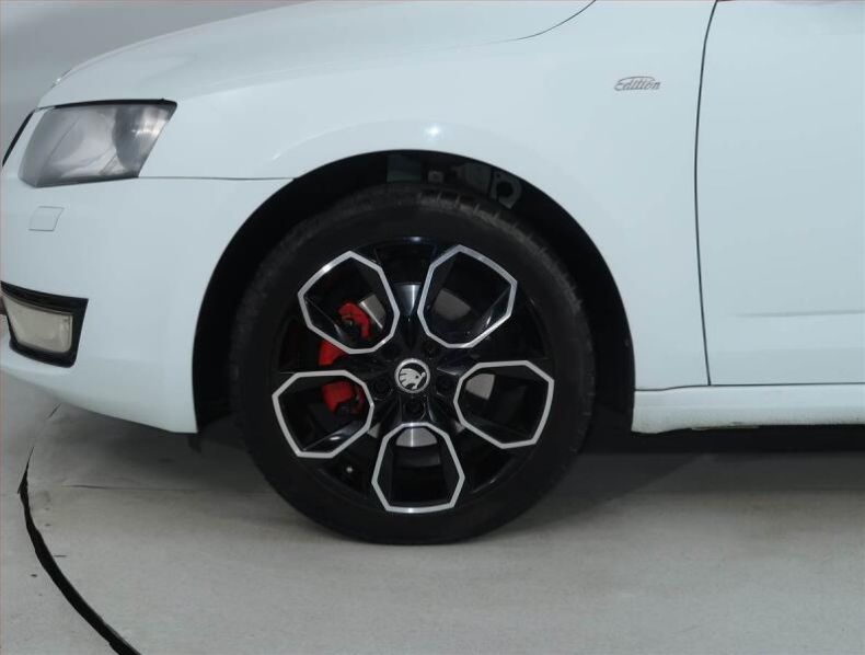 Škoda Octavia - hlavní fotka