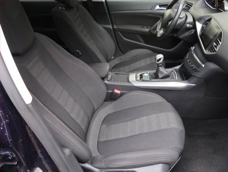 Peugeot 308 - hlavní fotka