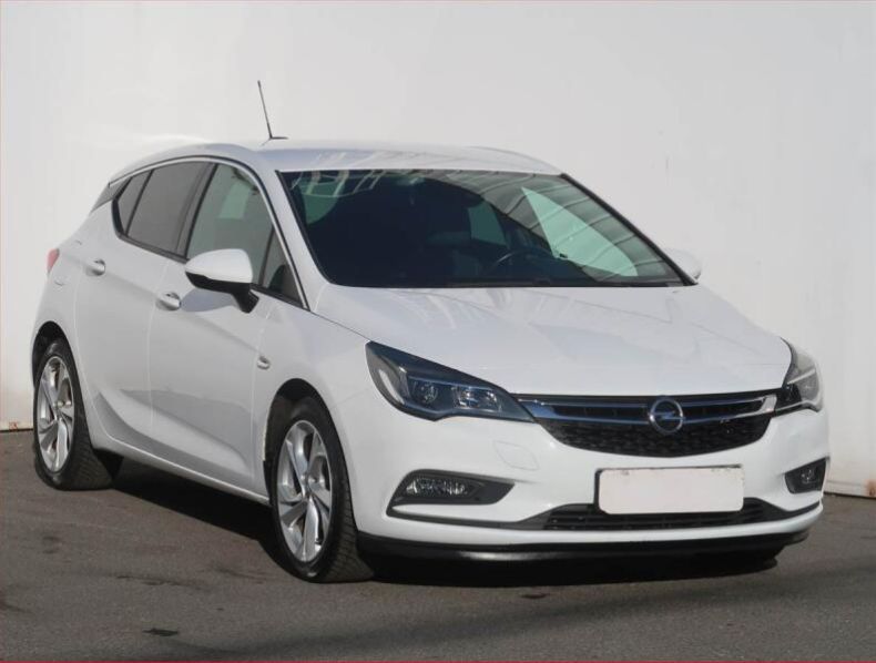Opel Astra - hlavní foto