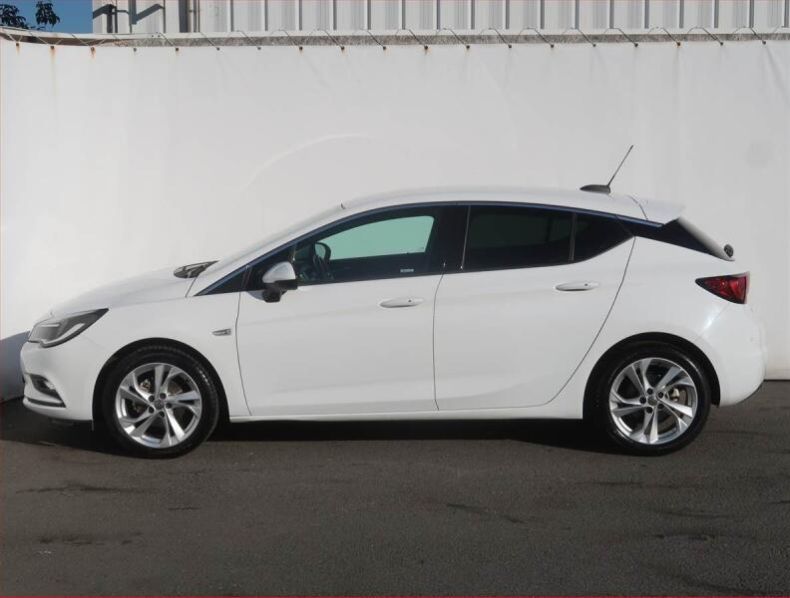 Opel Astra - hlavní fotka