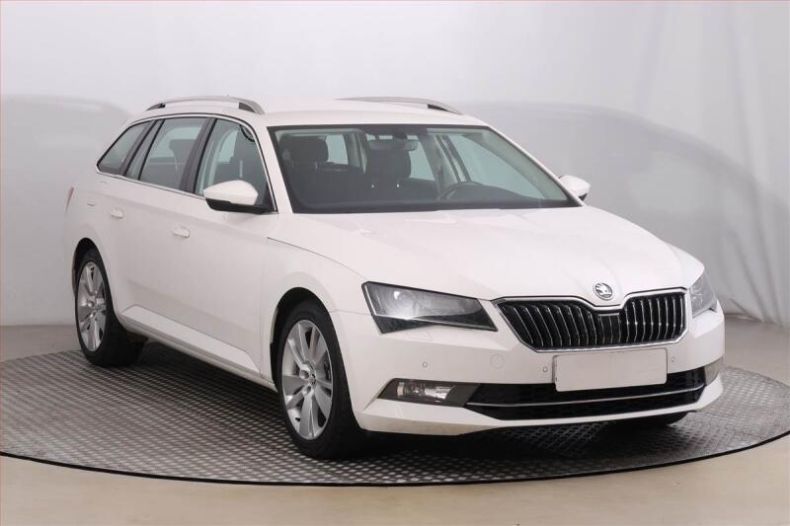Škoda Superb - hlavní foto