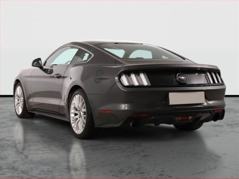 Ford Mustang - hlavní fotka