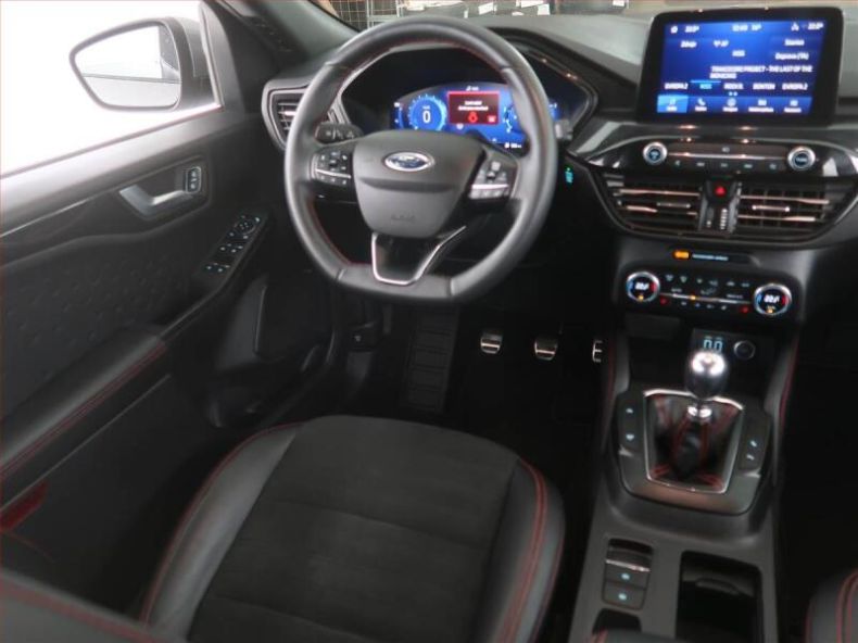 Ford Kuga - hlavní fotka