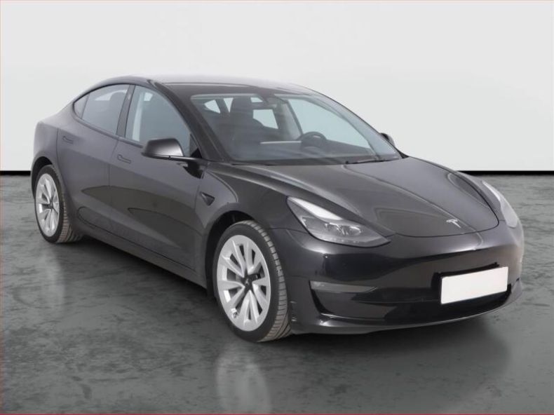 Tesla Model 3 - hlavní fotka
