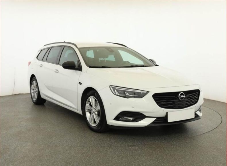 Opel Insignia - hlavní foto