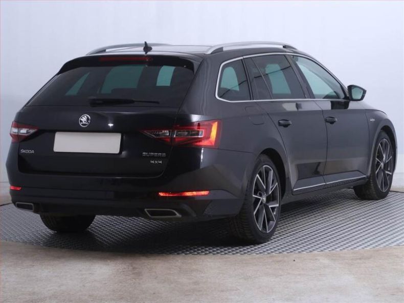 Škoda Superb - hlavní fotka