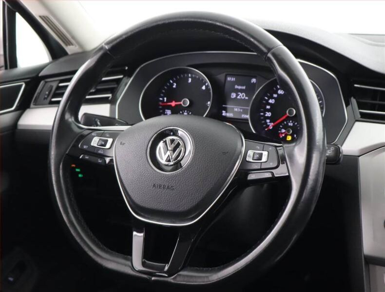 Volkswagen Passat - hlavní fotka