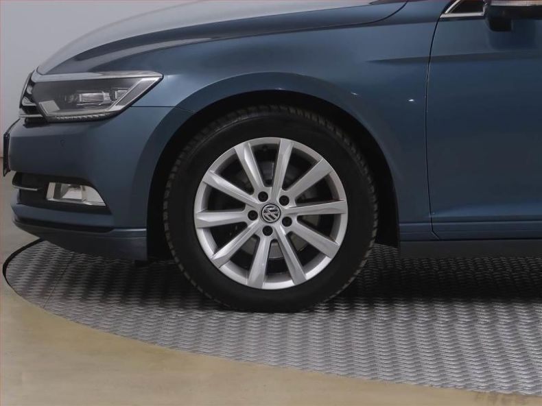 Volkswagen Passat - hlavní fotka