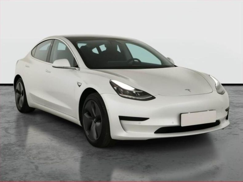 Tesla Model 3 - hlavní foto