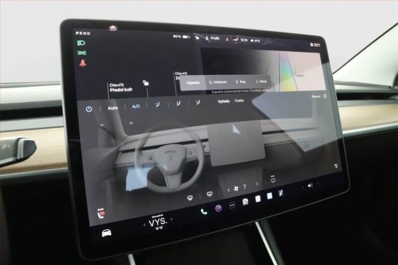 Tesla Model 3 - hlavní fotka