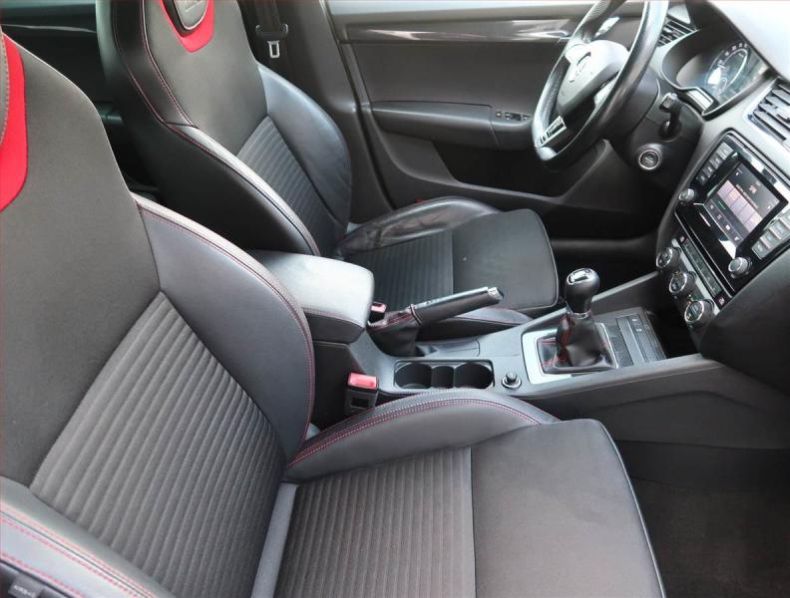 Škoda Octavia - hlavní fotka