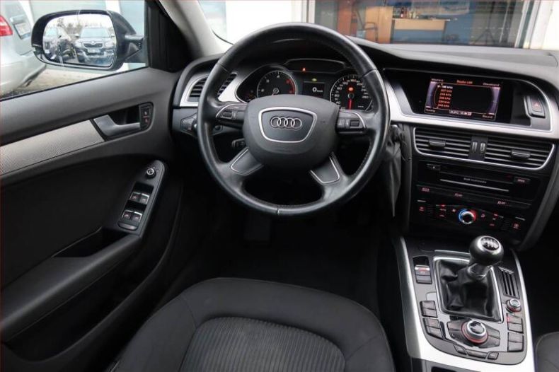 Audi A4 - hlavní fotka