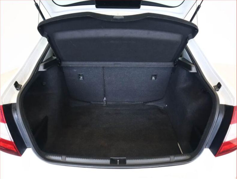 Škoda Rapid - hlavní fotka