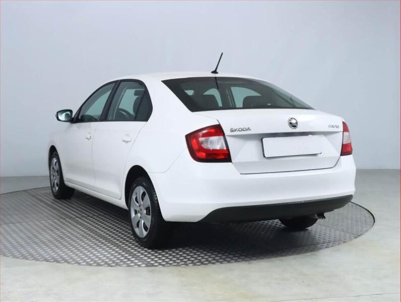 Škoda Rapid - hlavní fotka