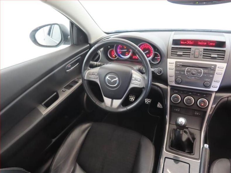 Mazda 6 - hlavní fotka