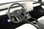 Tesla Model 3 - fotka číslo 9