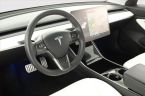 Tesla Model 3 - fotka číslo 23