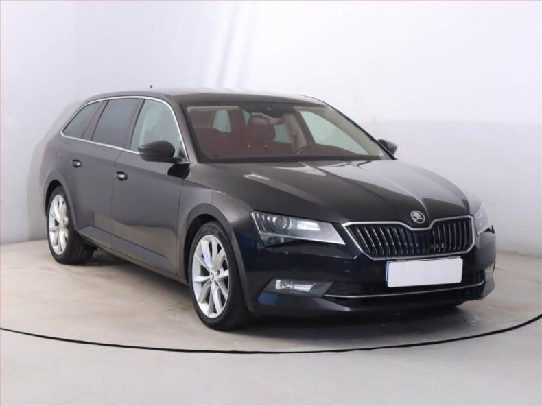 Škoda Superb - hlavní foto
