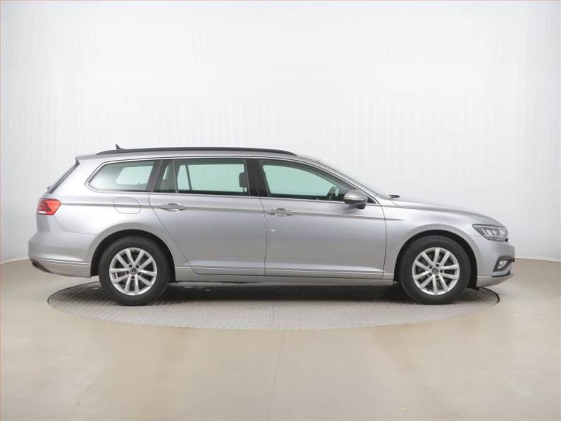 Volkswagen Passat - hlavní fotka