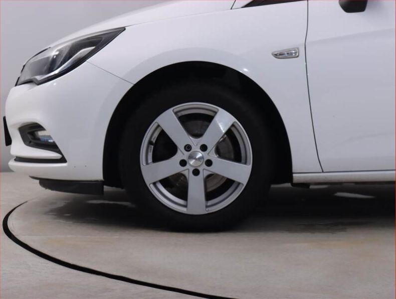 Opel Astra - hlavní fotka