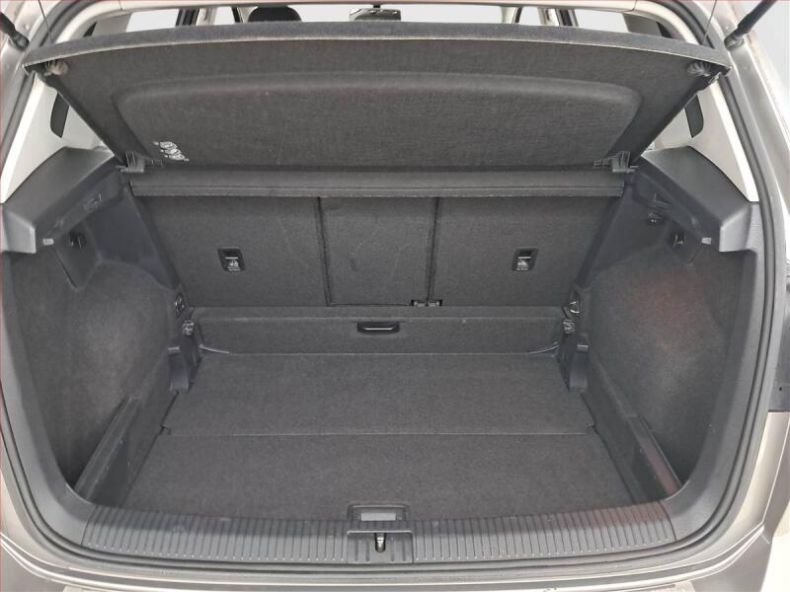 Volkswagen Golf - hlavní fotka