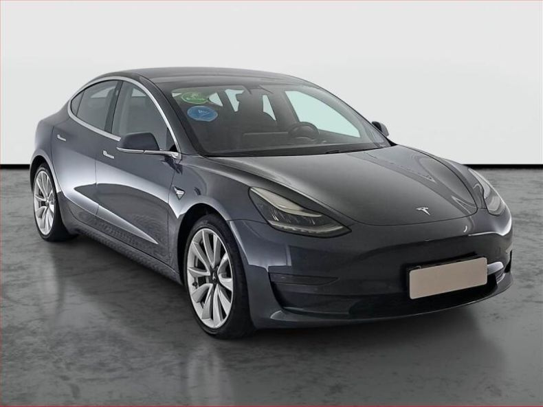 Tesla Model 3 - hlavní foto