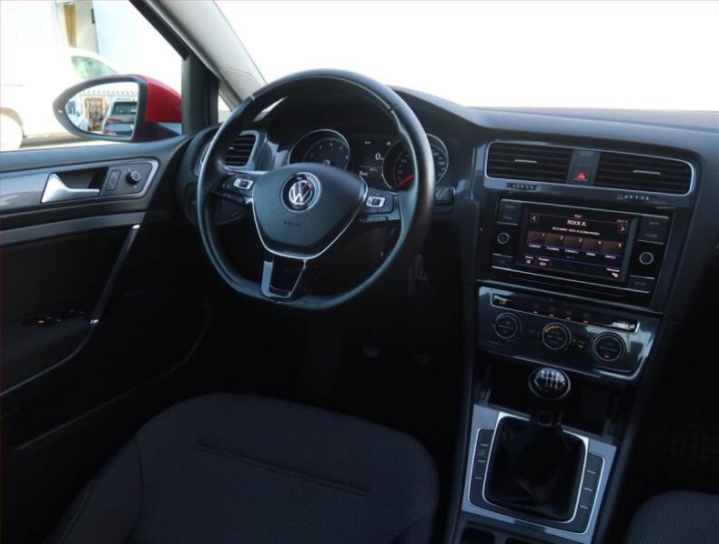 Volkswagen Golf - hlavní fotka