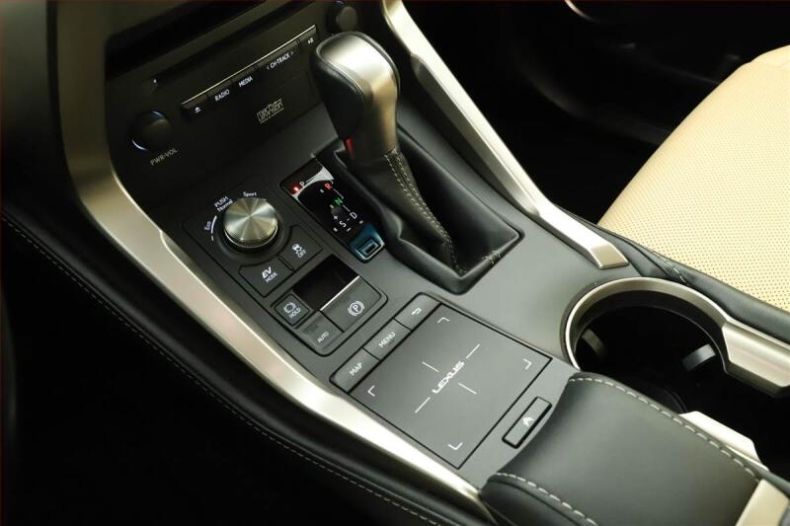 Lexus NX 300h - hlavní fotka