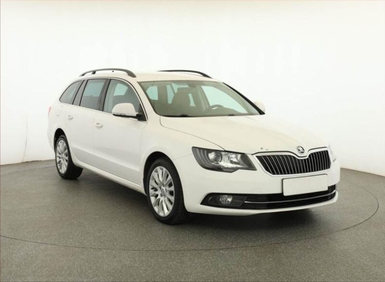 Škoda Superb - hlavní foto