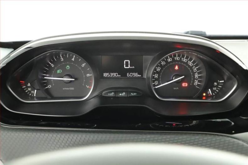 Peugeot 2008 - hlavní fotka