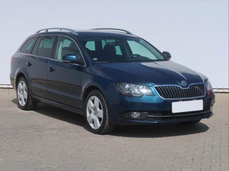 Škoda Superb - hlavní foto