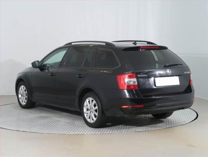 Škoda Octavia - hlavní fotka