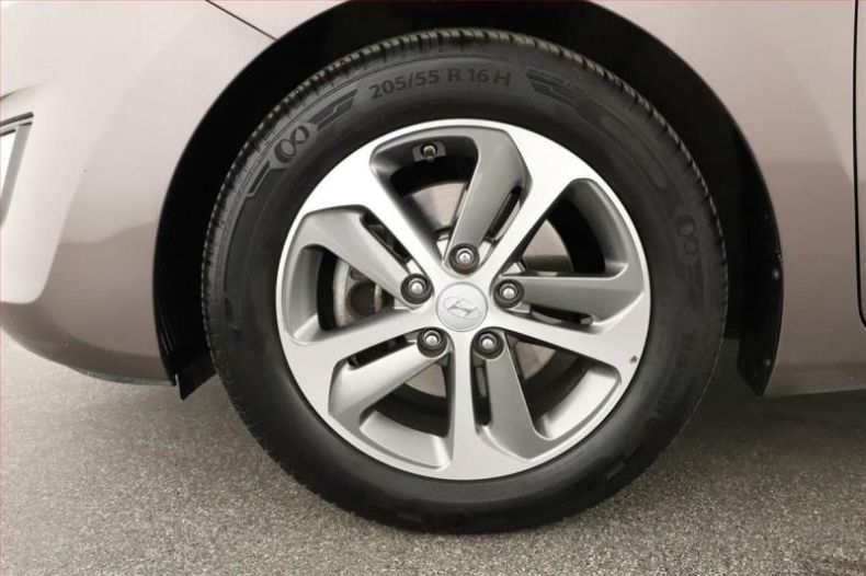 Hyundai i30 - hlavní fotka